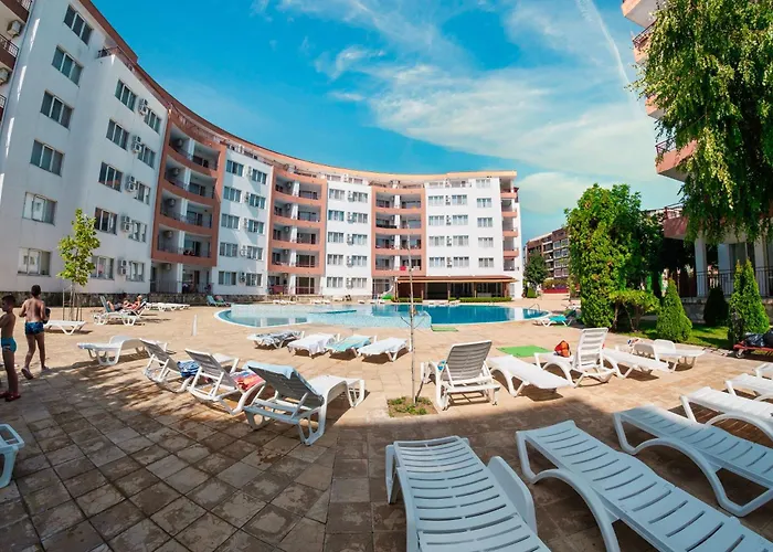 Апартаменти Riviera Равда